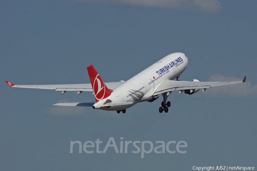 Turkish Airlines Airbus A330-203 (TC-JIL) | Photo 108360