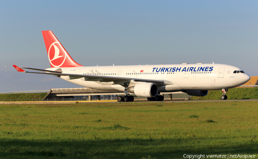 Turkish Airlines Airbus A330-202 (TC-JIM) | Photo 428811