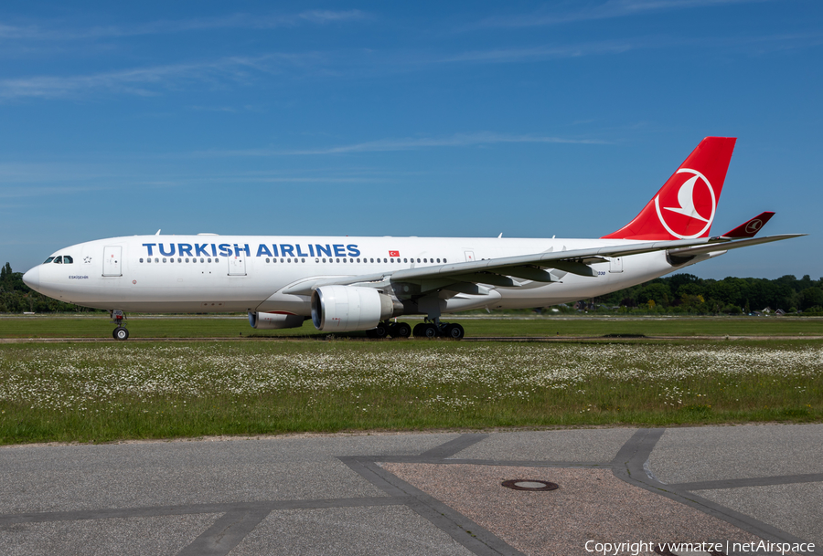 Turkish Airlines Airbus A330-223 (TC-JIO) | Photo 511105