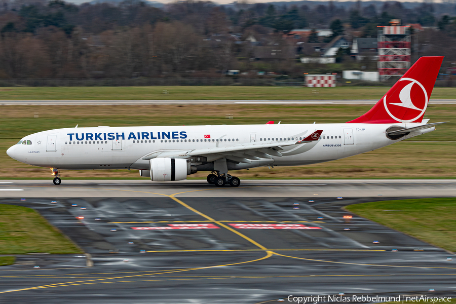 Turkish Airlines Airbus A330-223 (TC-JIP) | Photo 604376