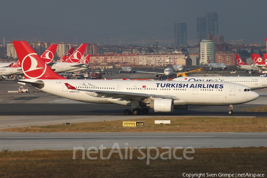 Turkish Airlines Airbus A330-223 (TC-JIP) | Photo 84348