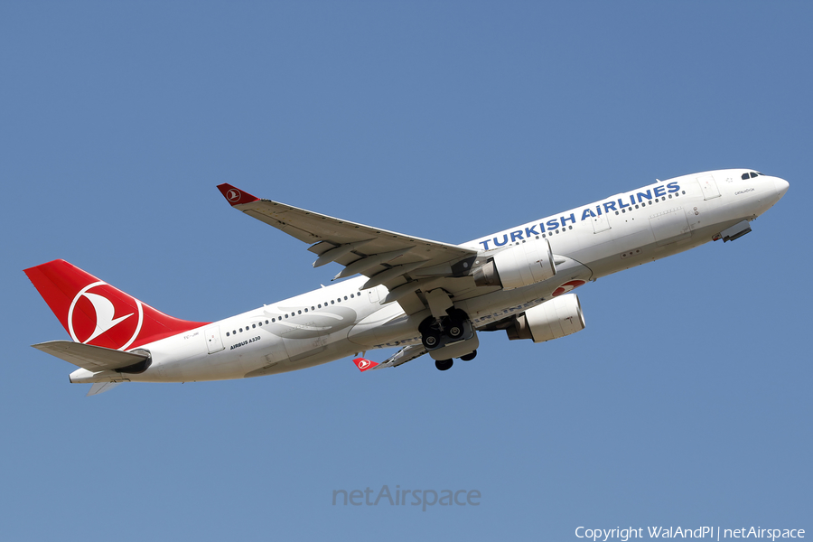 Turkish Airlines Airbus A330-223 (TC-JIR) | Photo 522386