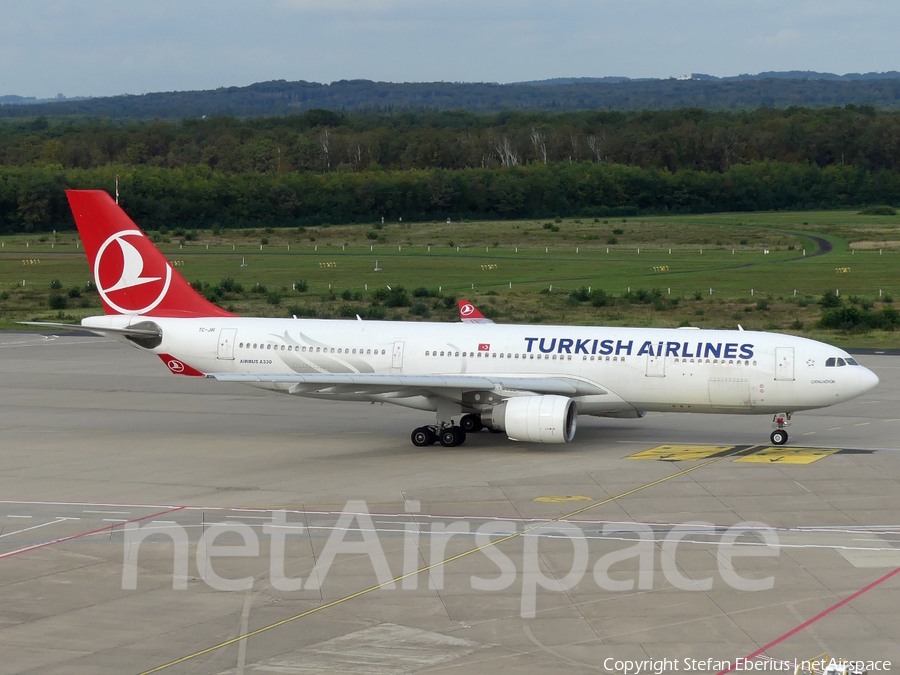 Turkish Airlines Airbus A330-223 (TC-JIR) | Photo 592053