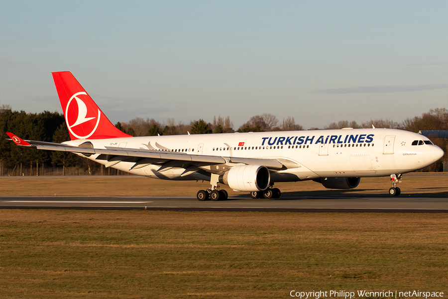Turkish Airlines Airbus A330-223 (TC-JIR) | Photo 296045