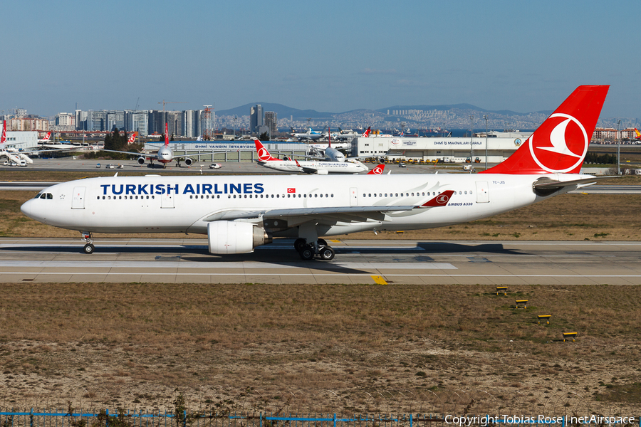 Turkish Airlines Airbus A330-223 (TC-JIS) | Photo 307733