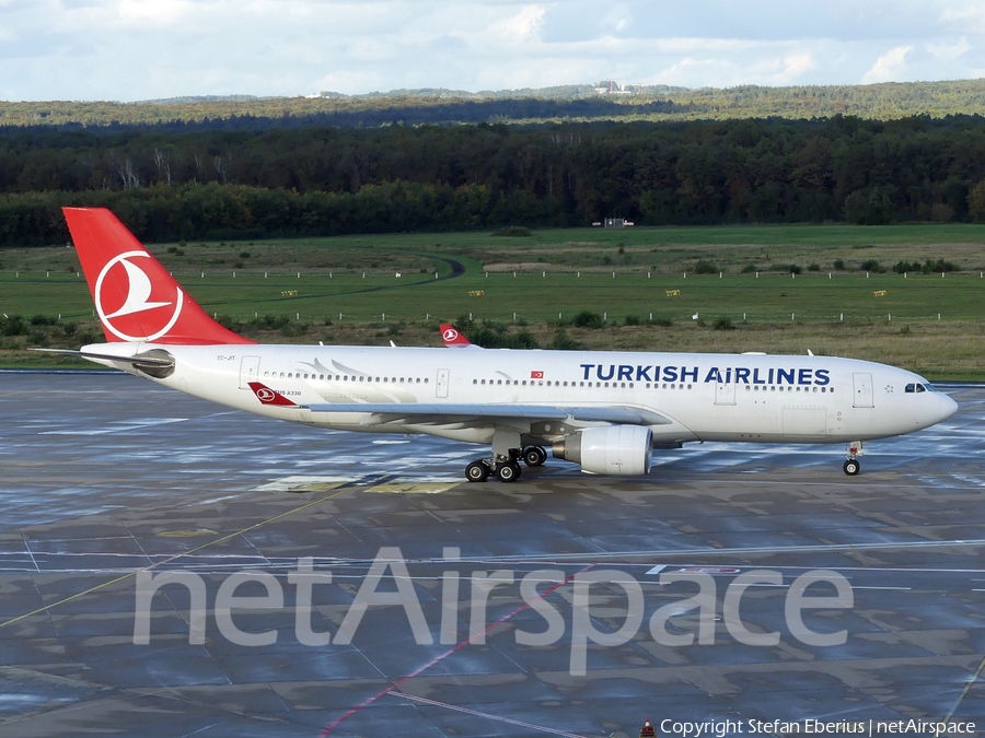 Turkish Airlines Airbus A330-223 (TC-JIT) | Photo 595720