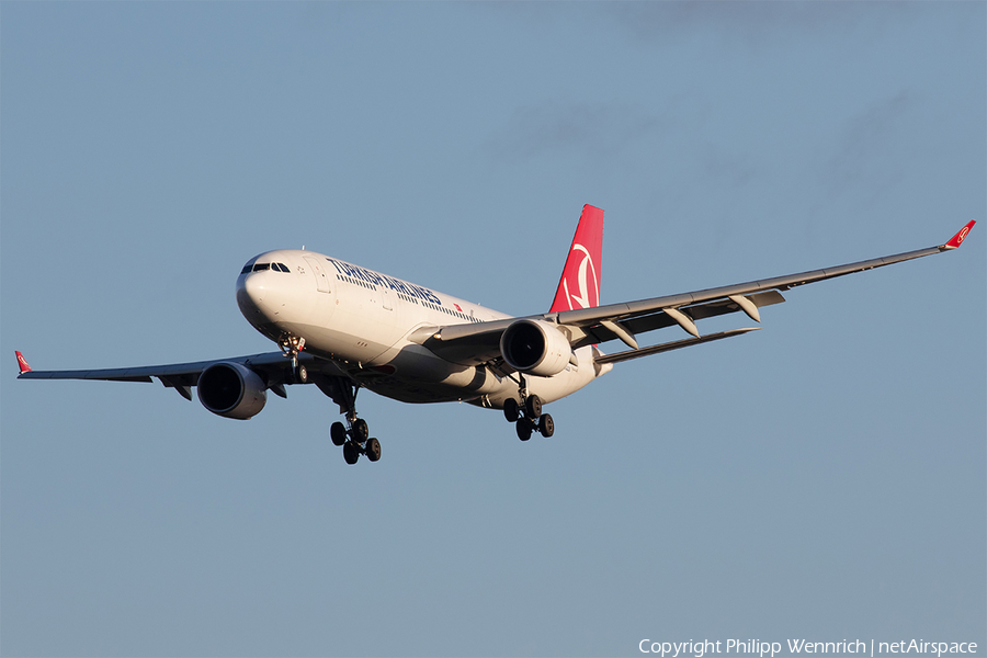 Turkish Airlines Airbus A330-223 (TC-JIT) | Photo 293676