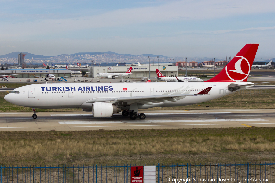 Turkish Airlines Airbus A330-223 (TC-JIT) | Photo 171112