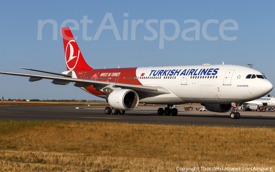 Turkish Airlines Airbus A330-223 (TC-JIZ) | Photo 380730