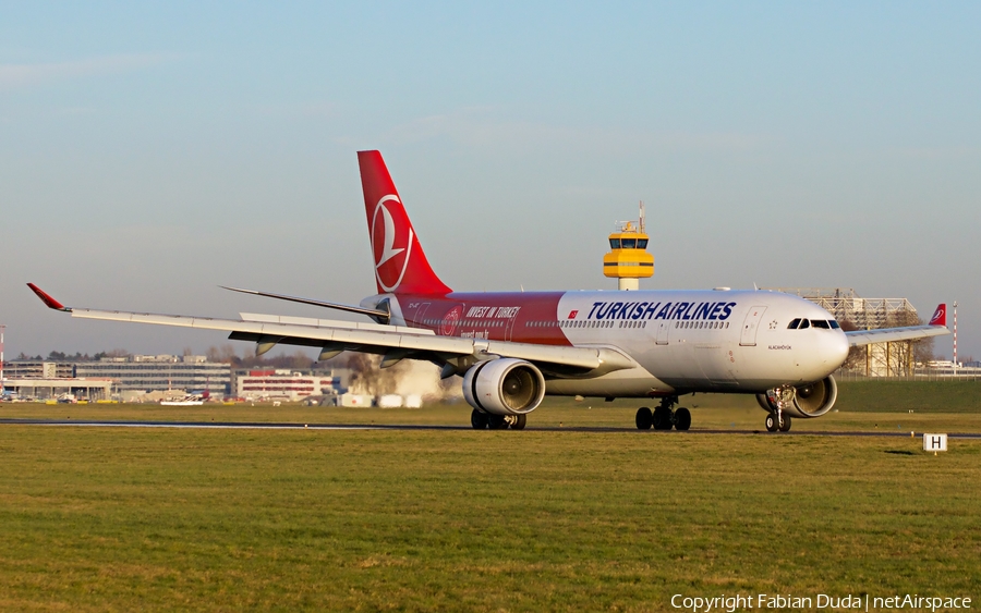 Turkish Airlines Airbus A330-223 (TC-JIZ) | Photo 296964