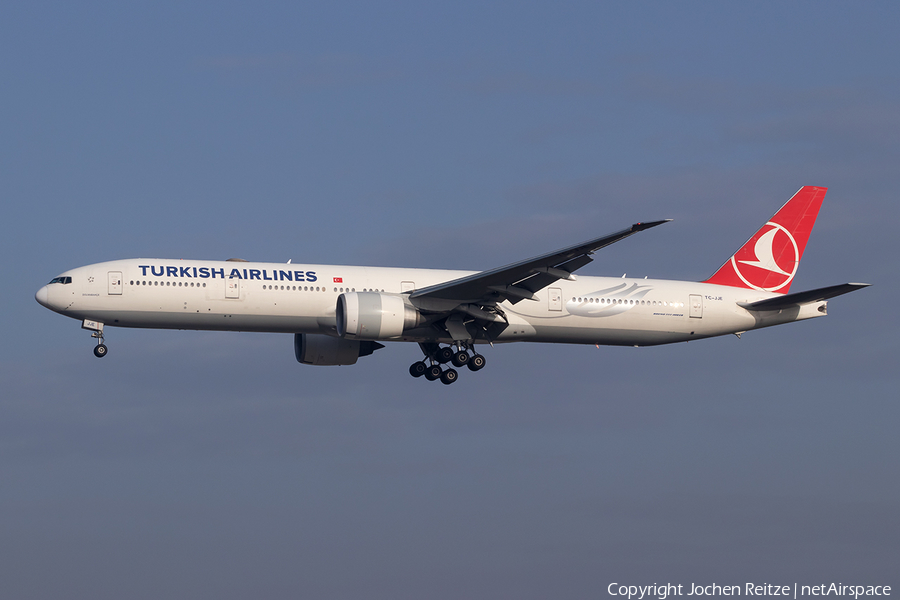 Turkish Airlines Boeing 777-3F2(ER) (TC-JJE) | Photo 433728