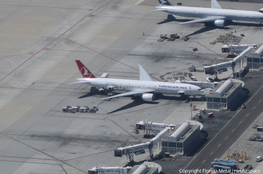 Turkish Airlines Boeing 777-3F2(ER) (TC-JJE) | Photo 318699