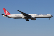 Turkish Airlines Boeing 777-3F2(ER) (TC-JJE) at  London - Heathrow, United Kingdom