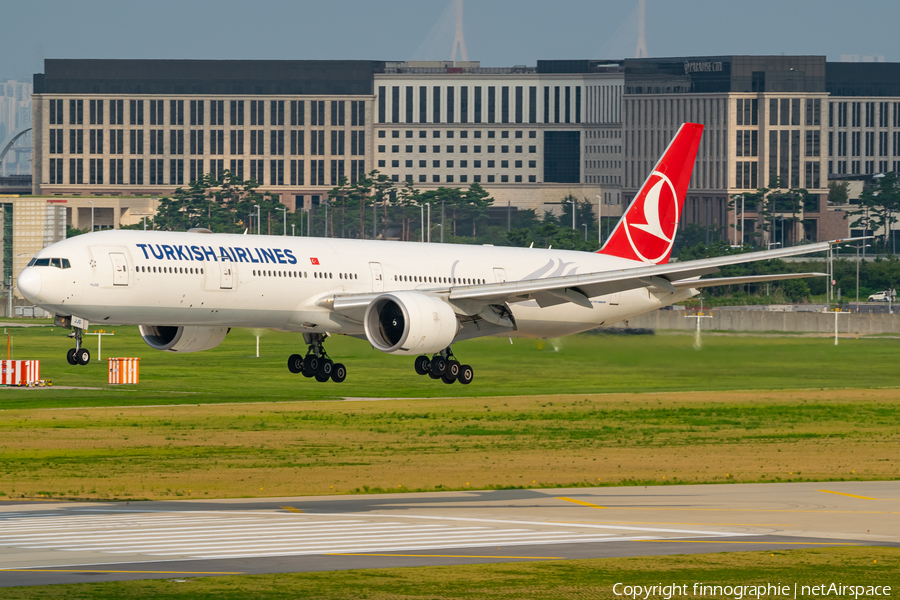 Turkish Airlines Boeing 777-3F2(ER) (TC-JJG) | Photo 520423
