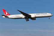 Turkish Airlines Boeing 777-3F2(ER) (TC-JJI) at  London - Heathrow, United Kingdom