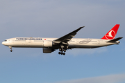 Turkish Airlines Boeing 777-3F2(ER) (TC-JJI) at  London - Heathrow, United Kingdom