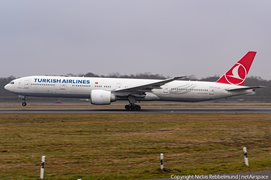 Turkish Airlines Boeing 777-3F2(ER) (TC-JJJ) | Photo 668287