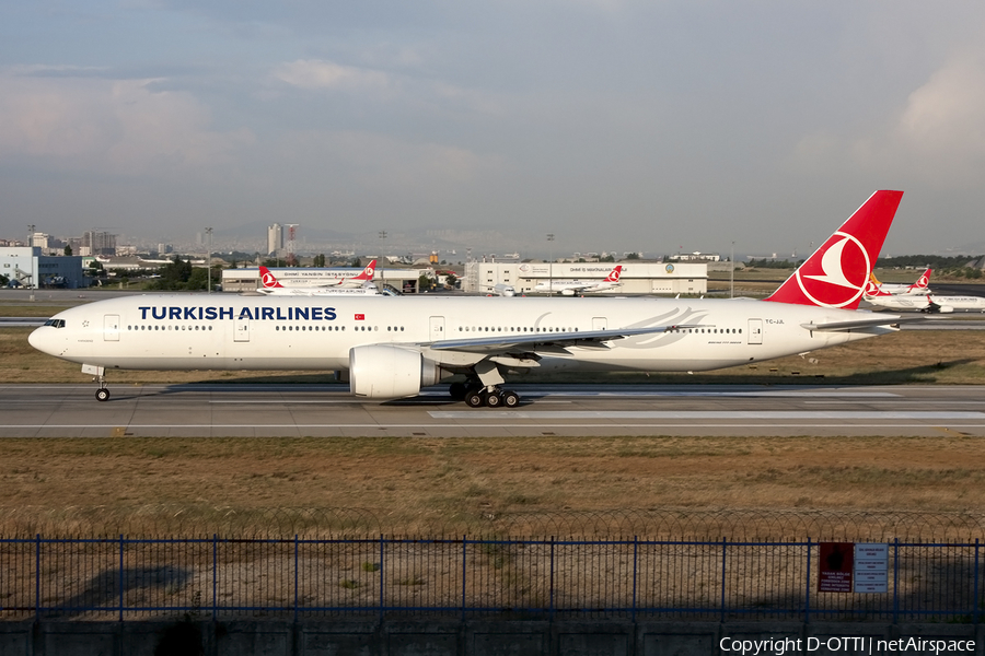 Turkish Airlines Boeing 777-3F2(ER) (TC-JJL) | Photo 409644