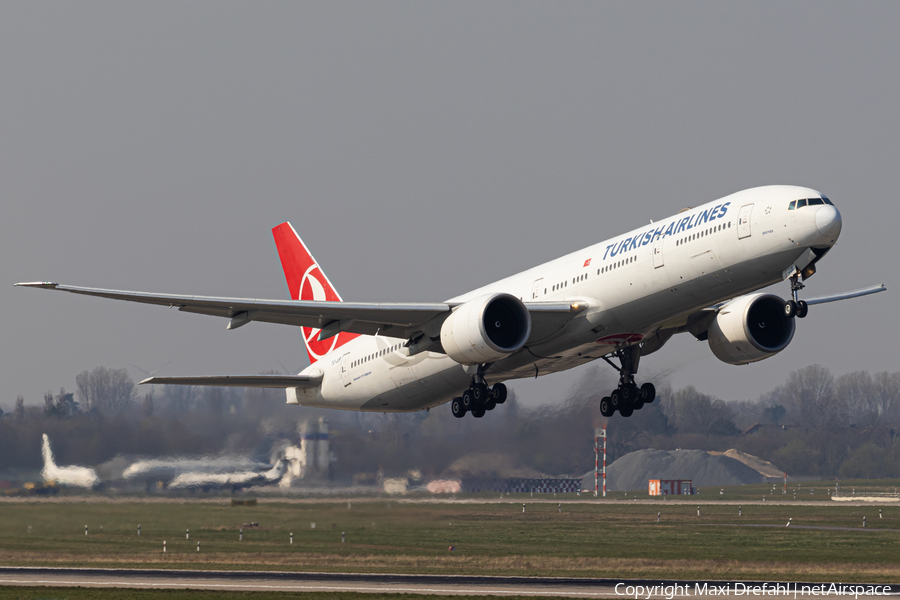 Turkish Airlines Boeing 777-3F2(ER) (TC-JJR) | Photo 501042