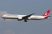 Turkish Airlines Boeing 777-3F2(ER) (TC-JJT) at  Bangkok - Suvarnabhumi International, Thailand