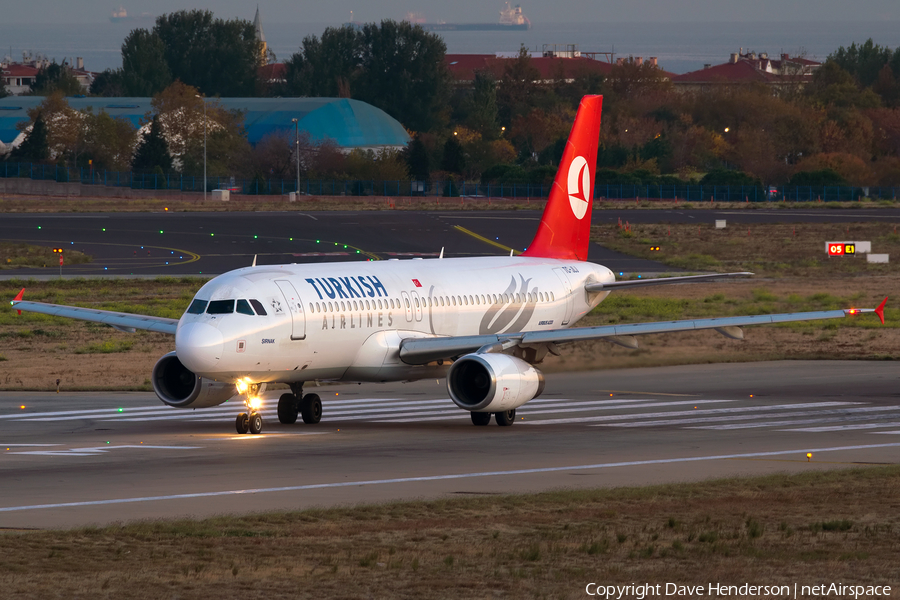 Turkish Airlines Airbus A320-232 (TC-JLJ) | Photo 33364