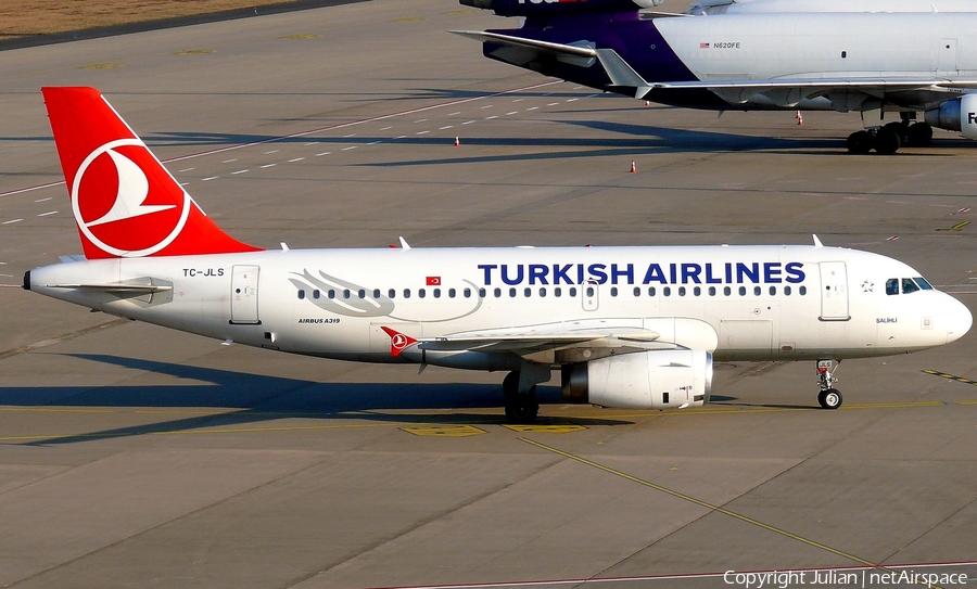 Turkish Airlines Airbus A319-132 (TC-JLS) | Photo 435614