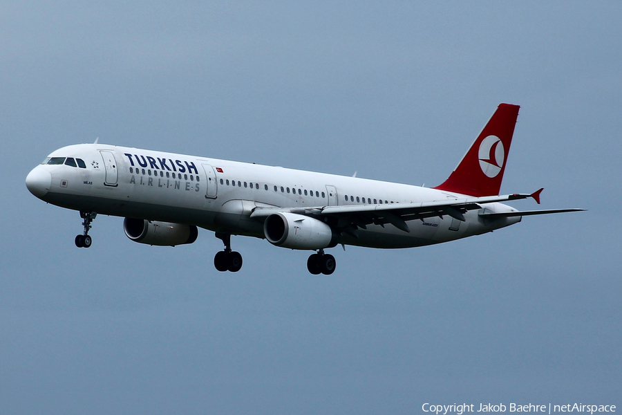 Turkish Airlines Airbus A321-232 (TC-JMI) | Photo 161373