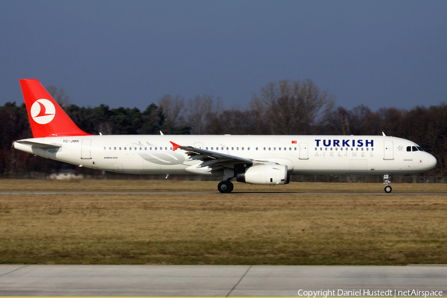 Turkish Airlines Airbus A321-232 (TC-JMK) | Photo 547625