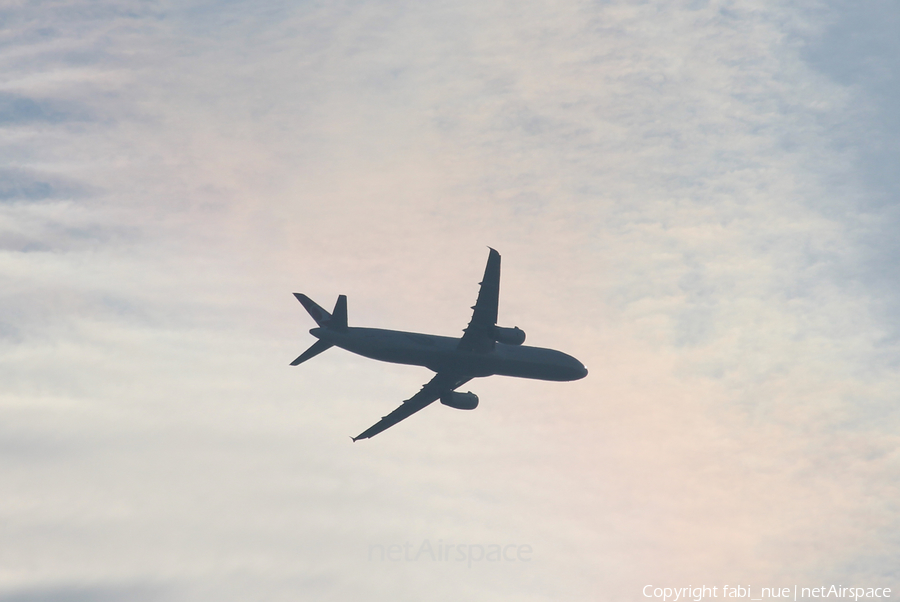 Turkish Airlines Airbus A321-232 (TC-JMK) | Photo 103627