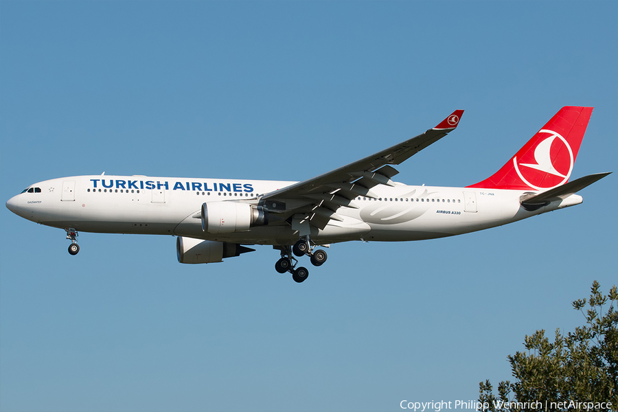 Turkish Airlines Airbus A330-203 (TC-JNA) | Photo 267341