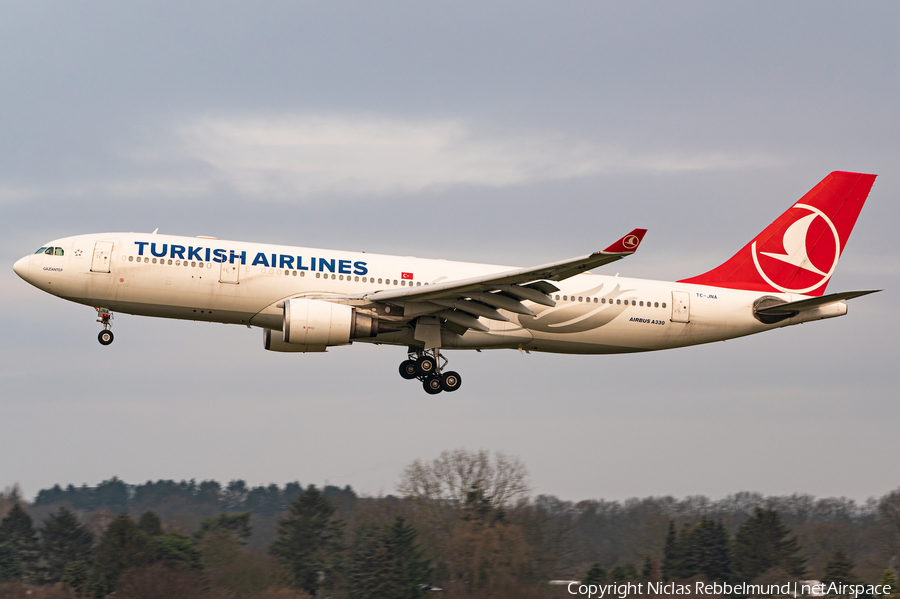 Turkish Airlines Airbus A330-203 (TC-JNA) | Photo 420863