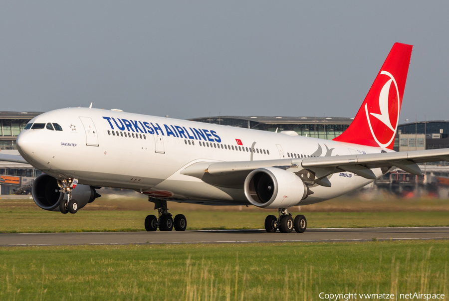 Turkish Airlines Airbus A330-203 (TC-JNA) | Photo 458989