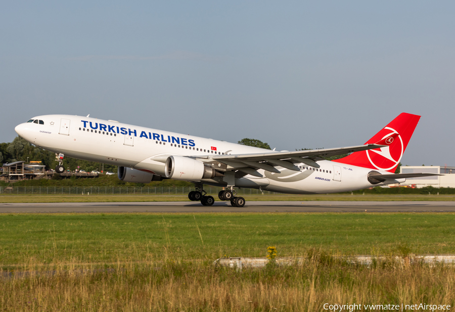 Turkish Airlines Airbus A330-203 (TC-JNA) | Photo 458991