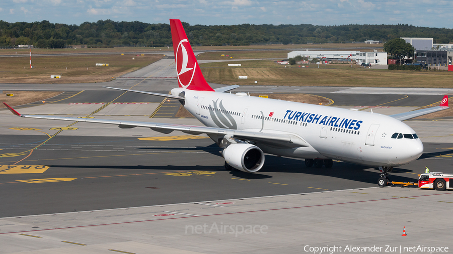 Turkish Airlines Airbus A330-203 (TC-JNA) | Photo 524286