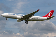 Turkish Airlines Airbus A330-203 (TC-JNB) at  Hamburg - Fuhlsbuettel (Helmut Schmidt), Germany