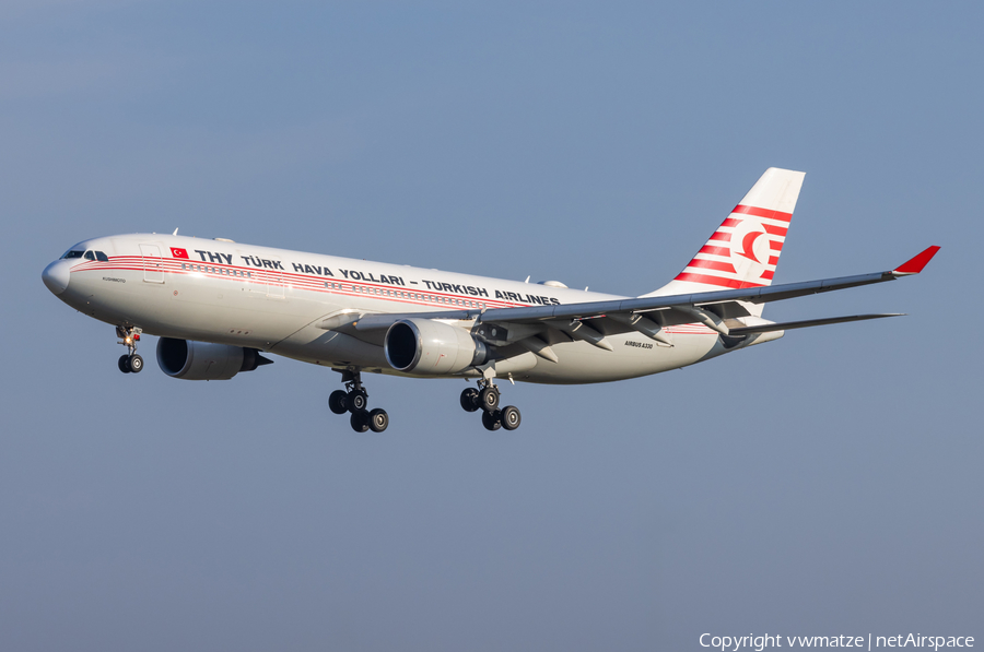 Turkish Airlines Airbus A330-203 (TC-JNC) | Photo 591561