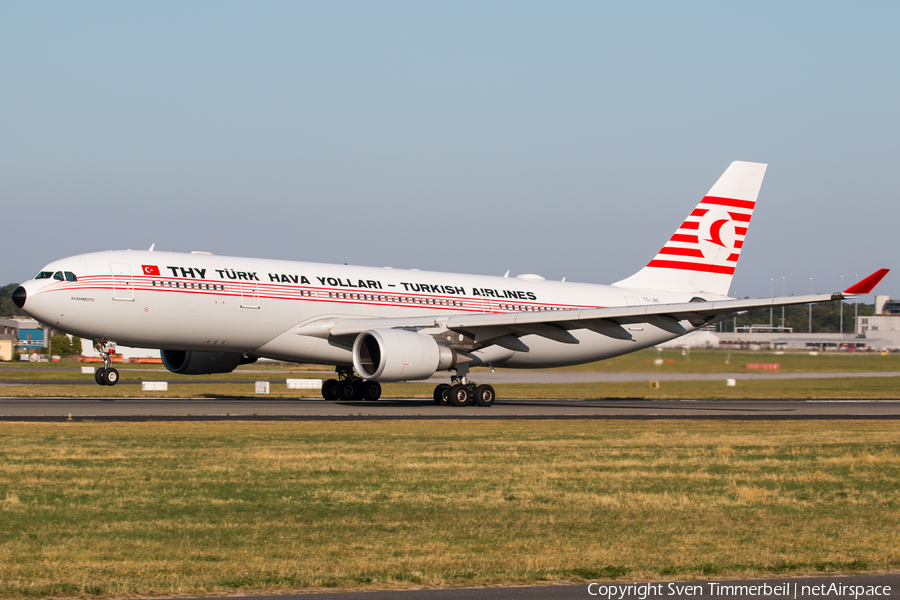 Turkish Airlines Airbus A330-203 (TC-JNC) | Photo 342983