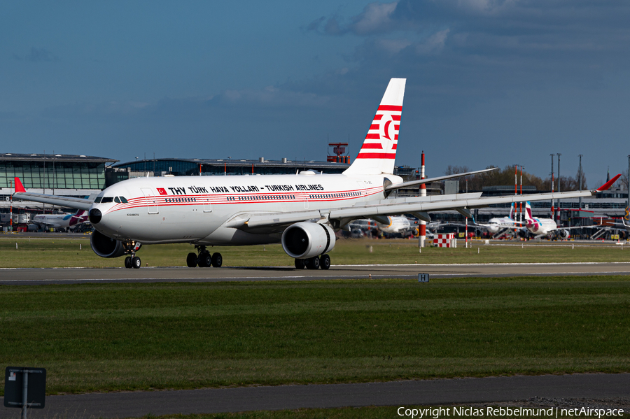 Turkish Airlines Airbus A330-203 (TC-JNC) | Photo 443587