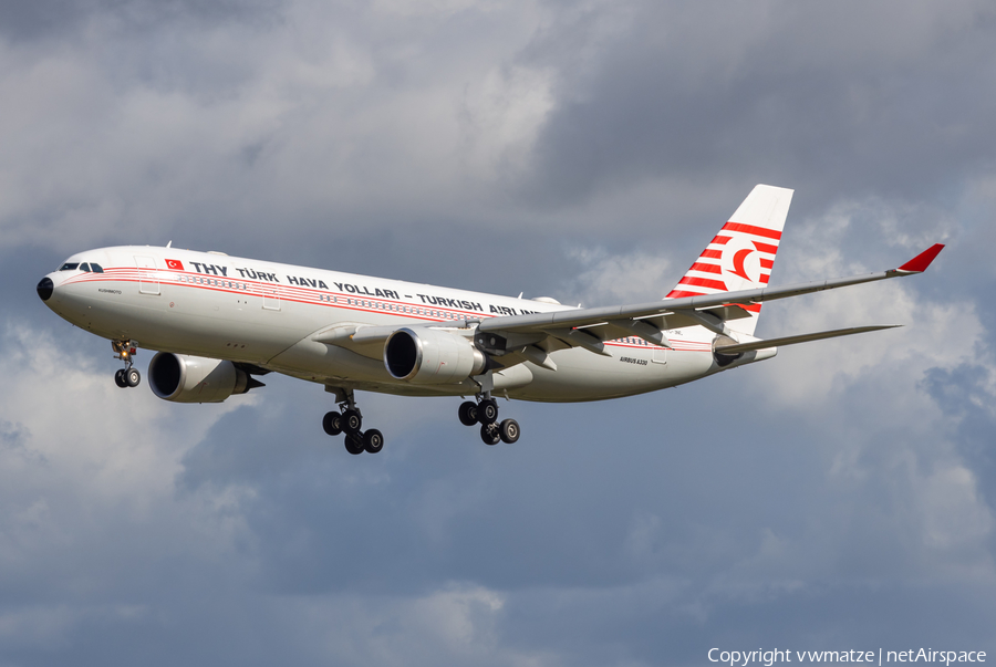 Turkish Airlines Airbus A330-203 (TC-JNC) | Photo 517621