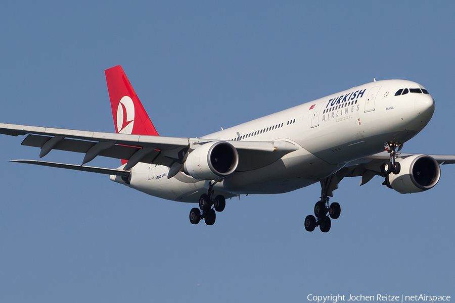 Turkish Airlines Airbus A330-203 (TC-JNC) | Photo 73471