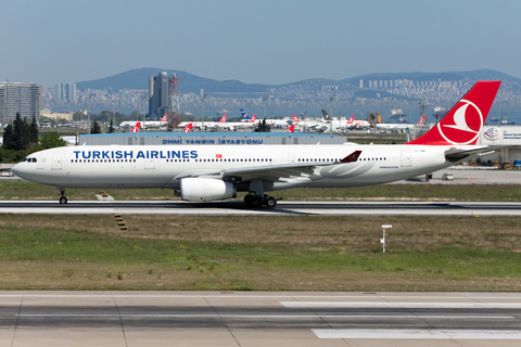 Turkish Airlines Airbus A330-343E (TC-JNM) at  Istanbul - Ataturk, Turkey