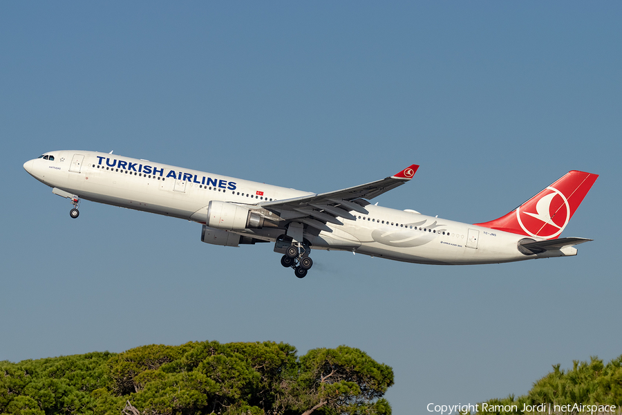 Turkish Airlines Airbus A330-303 (TC-JNS) | Photo 381428