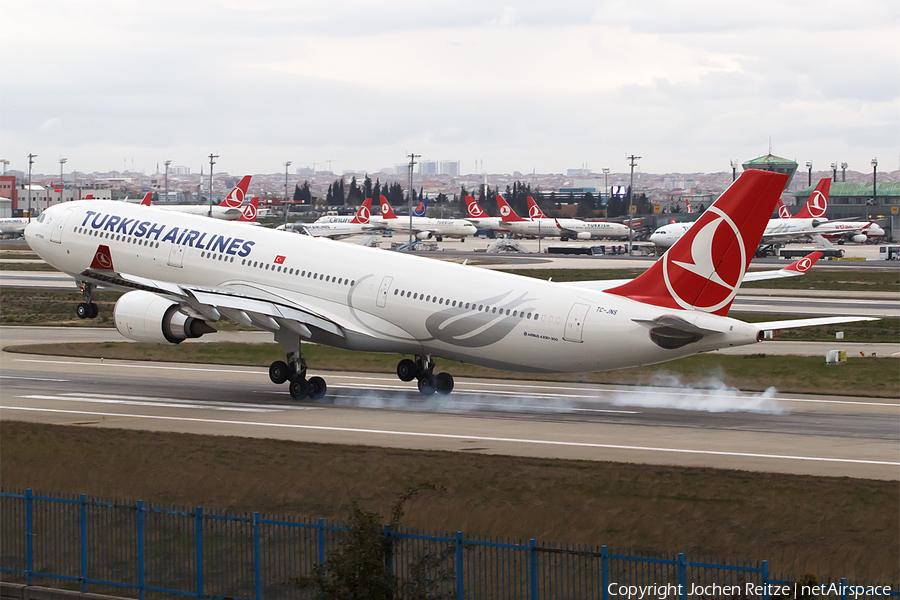 Turkish Airlines Airbus A330-303 (TC-JNS) | Photo 73271