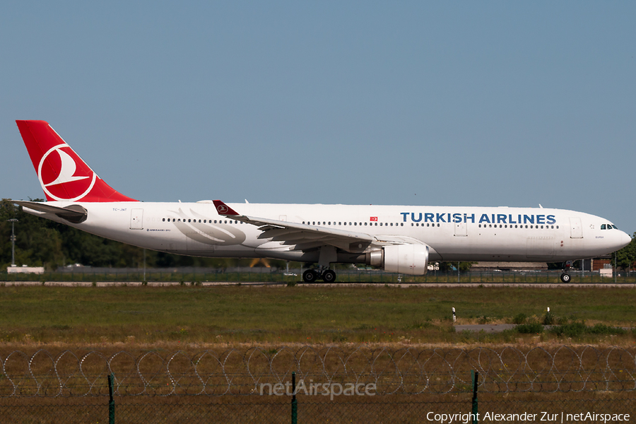 Turkish Airlines Airbus A330-303 (TC-JNT) | Photo 572193