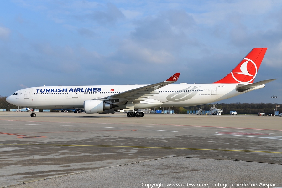 Turkish Airlines Airbus A330-303 (TC-JNT) | Photo 459854