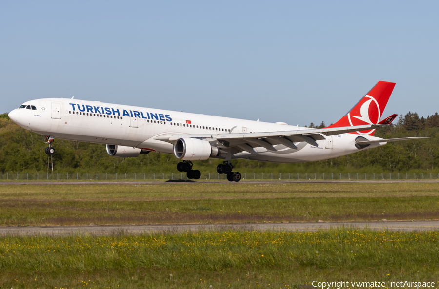 Turkish Airlines Airbus A330-303 (TC-JNT) | Photo 507552