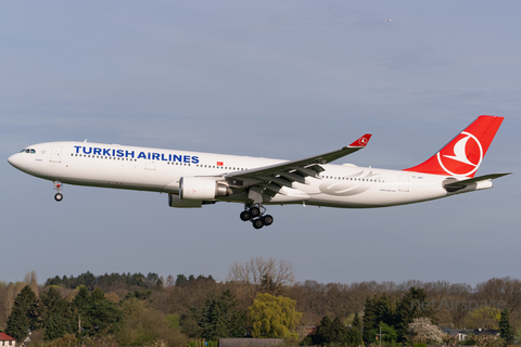 Turkish Airlines Airbus A330-303 (TC-JNT) at  Hamburg - Fuhlsbuettel (Helmut Schmidt), Germany