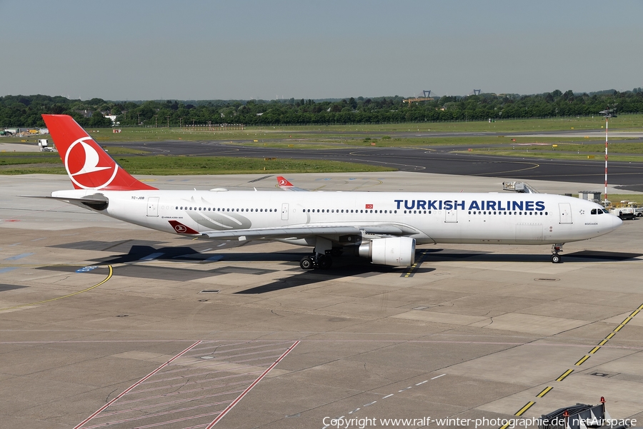 Turkish Airlines Airbus A330-303 (TC-JOB) | Photo 402963