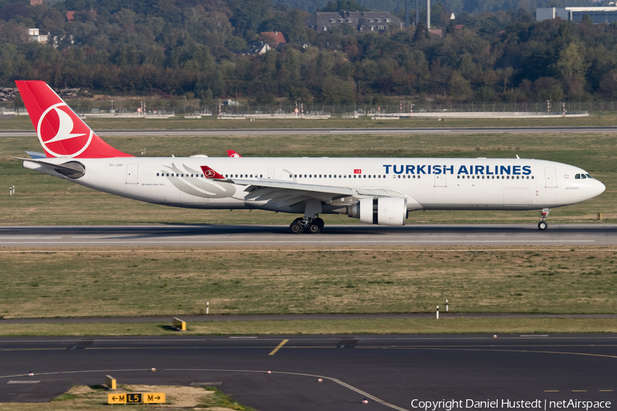 Turkish Airlines Airbus A330-303 (TC-JOD) | Photo 425679