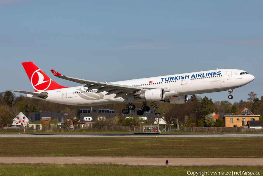 Turkish Airlines Airbus A330-303 (TC-JOE) | Photo 504684
